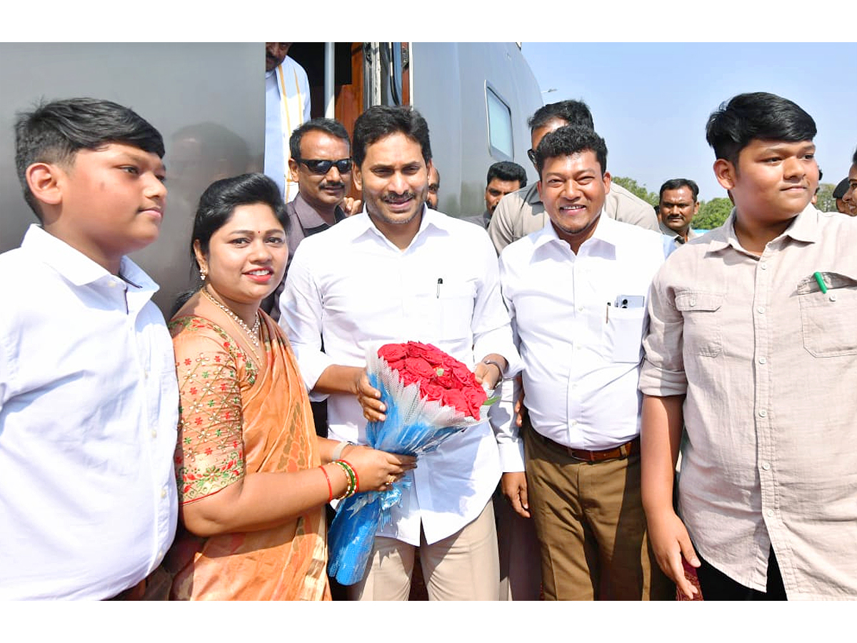 CM YS Jagan Grand Entry At srikakulam Photos - Sakshi12