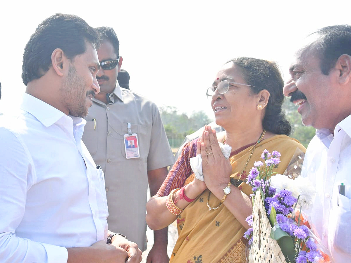 CM YS Jagan Grand Entry At srikakulam Photos - Sakshi14