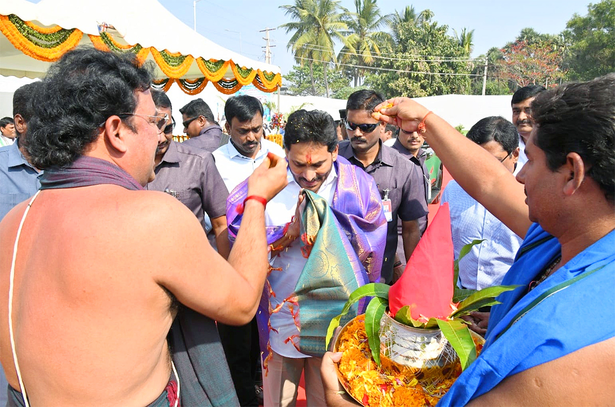 CM YS Jagan Visit Uddanam Photos - Sakshi15