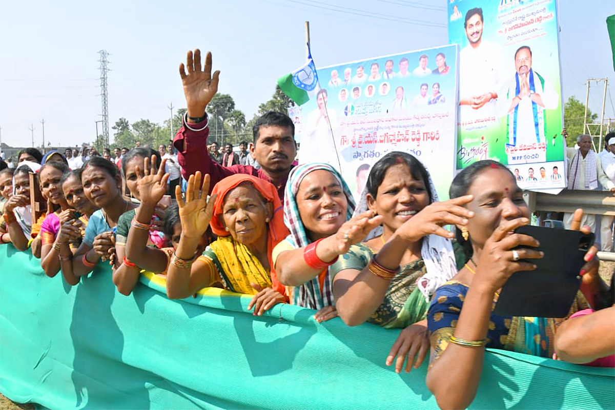 CM YS Jagan Visit Uddanam Photos - Sakshi18