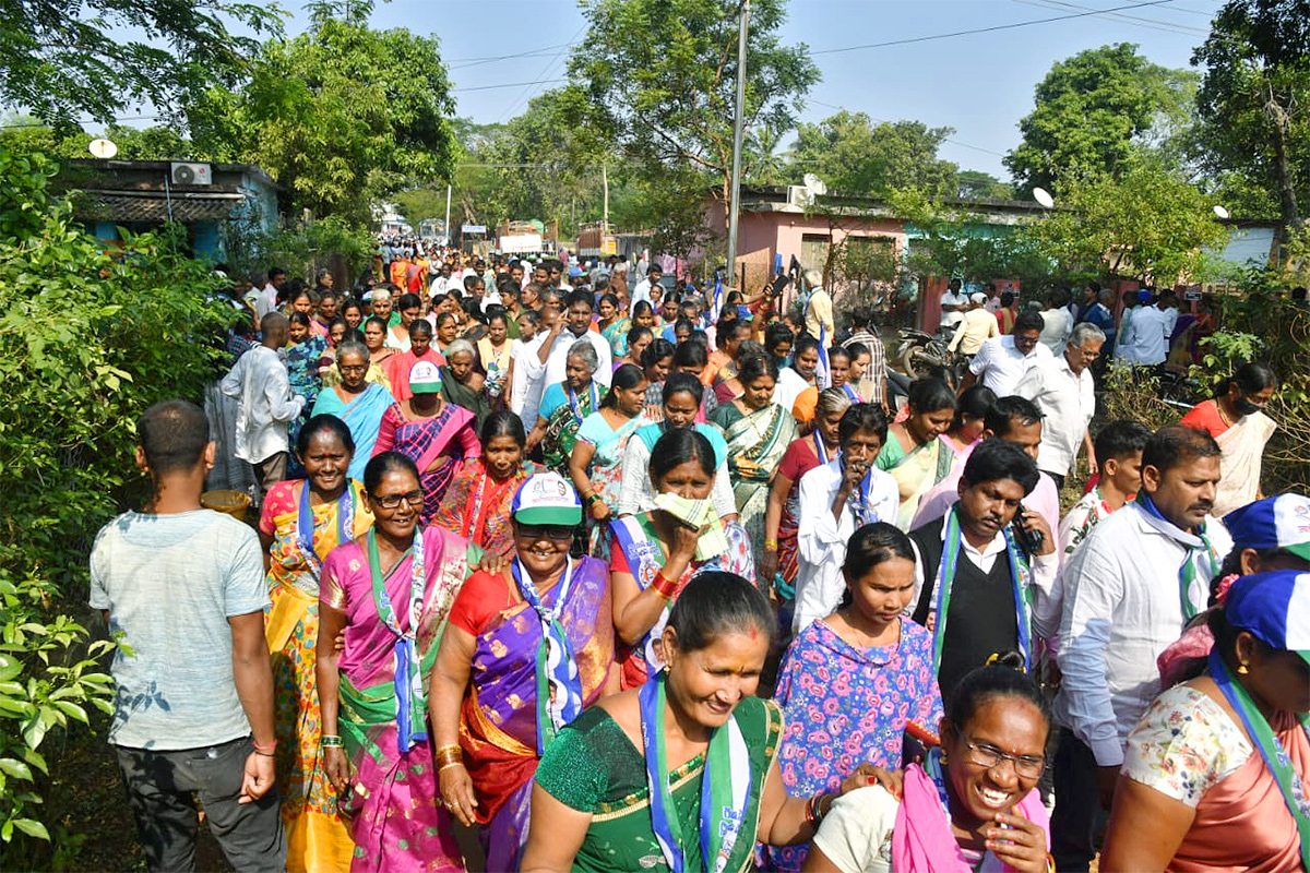 CM YS Jagan Visit Uddanam Photos - Sakshi32