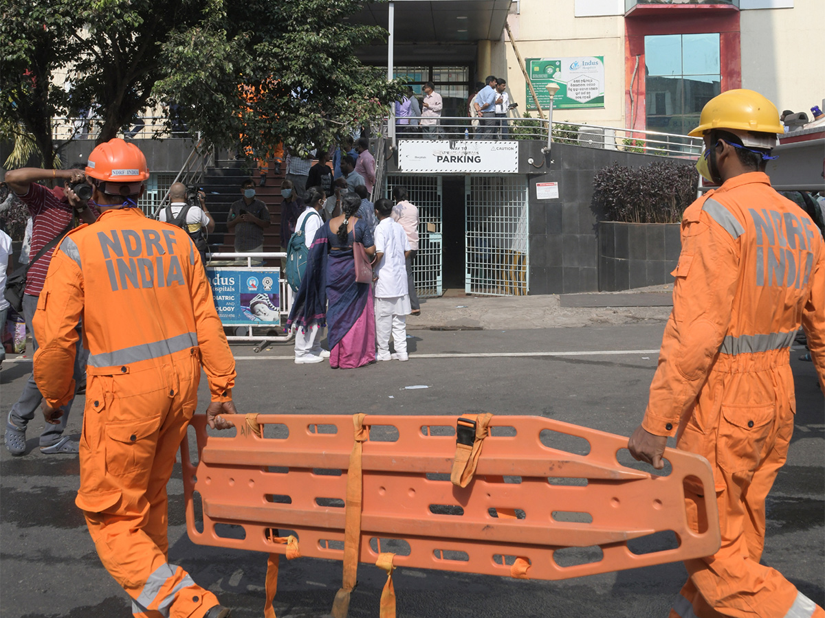 Fire breaks out at Indus Hospitals in Visakhapatnam - Sakshi4