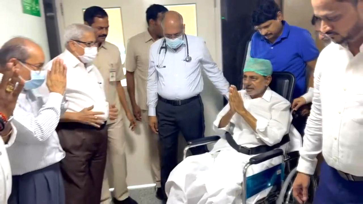 Former Telangana CM KCR Discharged From Hospital Pics - Sakshi10