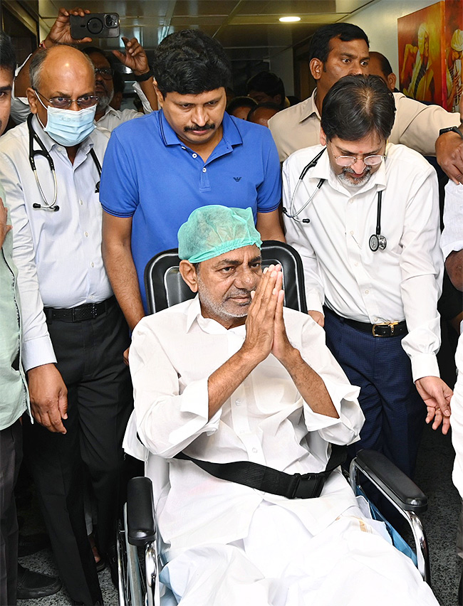 Former Telangana CM KCR Discharged From Hospital Pics - Sakshi4