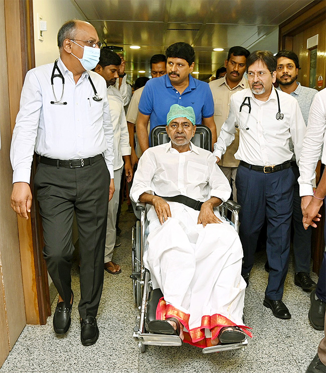 Former Telangana CM KCR Discharged From Hospital Pics - Sakshi7