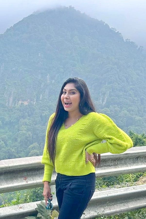 Jabardasth Satya Sri Visits Ooty Photos - Sakshi4