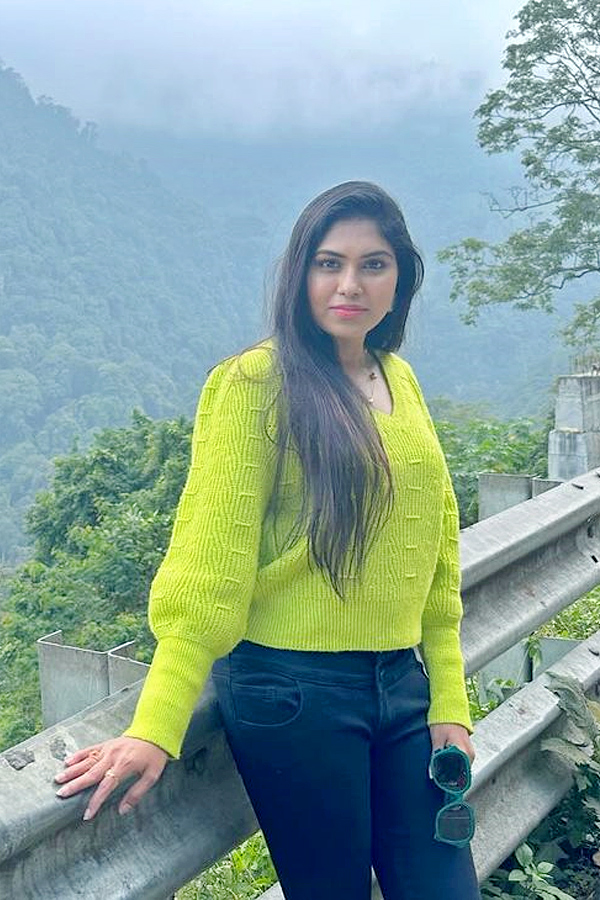 Jabardasth Satya Sri Visits Ooty Photos - Sakshi5