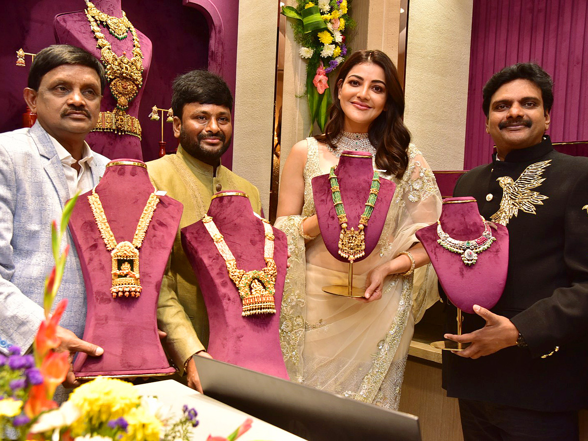 Kajal Aggarwal Launched Gold And Diamonds Luxury Jewellery Store At Hyderabad Photos - Sakshi14