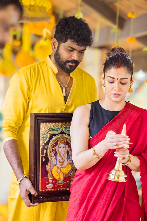 Nayanthara special pooja with husband Vignesh Photos - Sakshi5