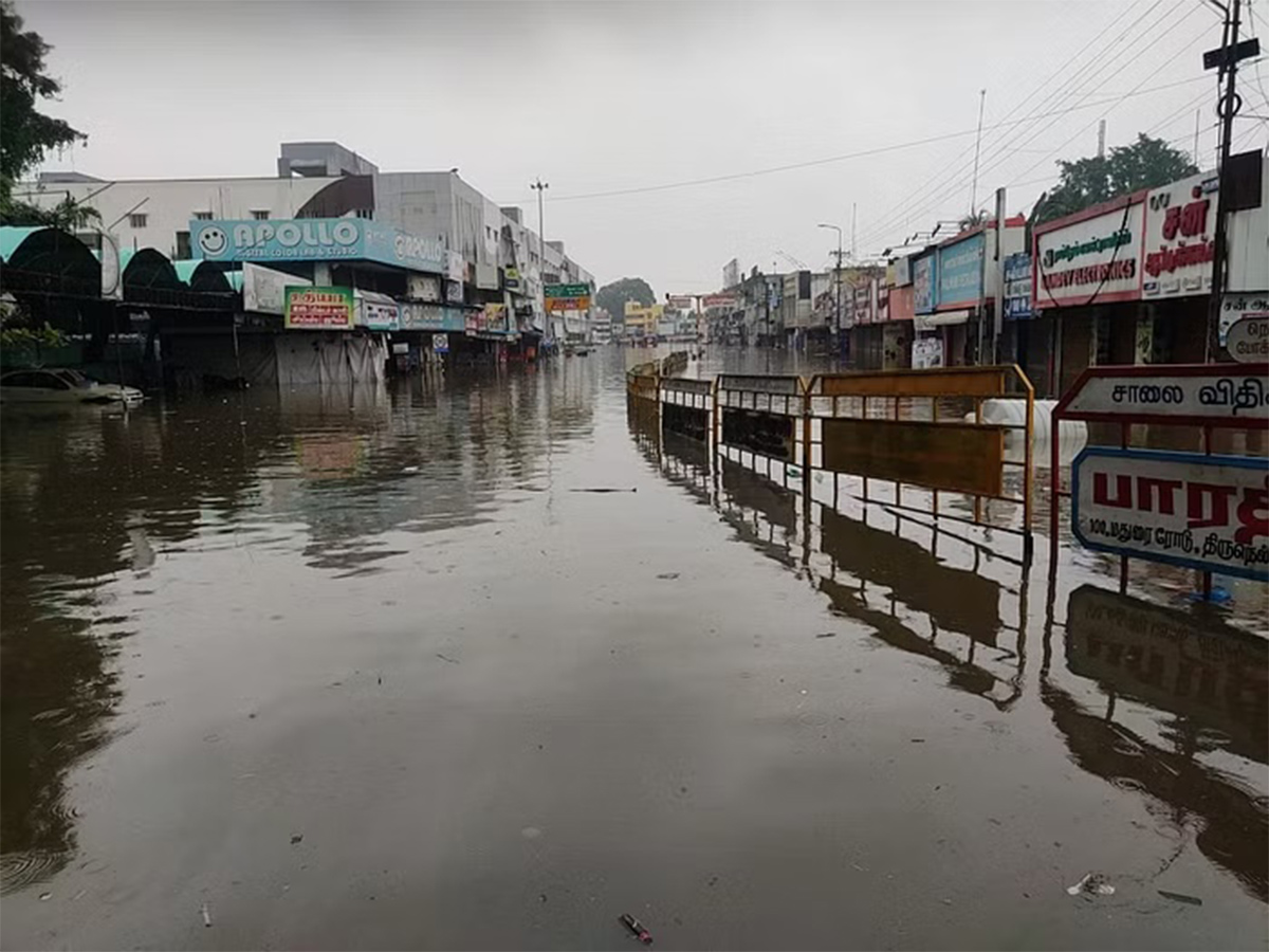 Heavy rains predicted in Tamil Nadu Pics - Sakshi11