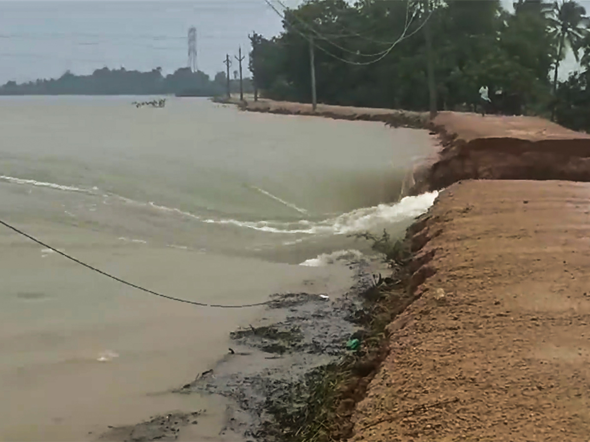 Heavy rains predicted in Tamil Nadu Pics - Sakshi18