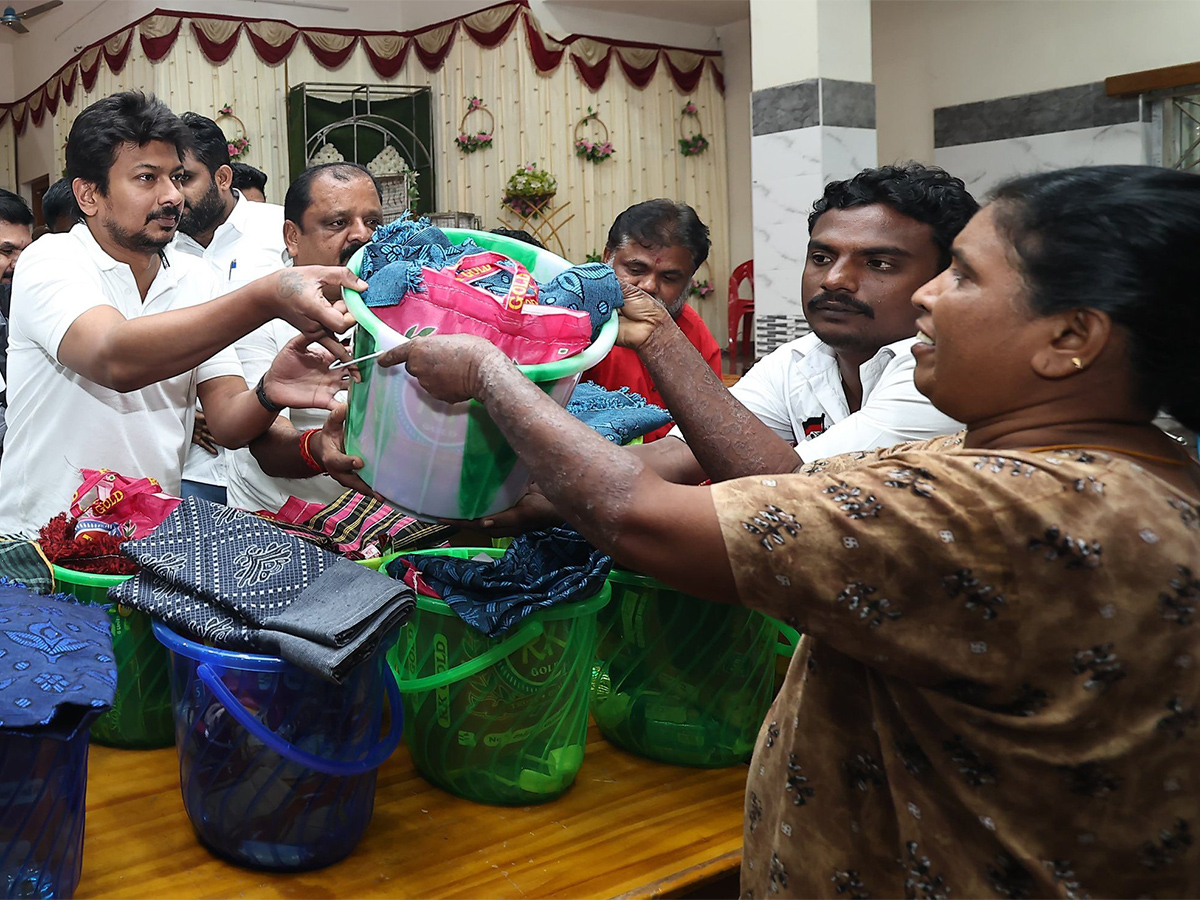 Heavy rains predicted in Tamil Nadu Pics - Sakshi28