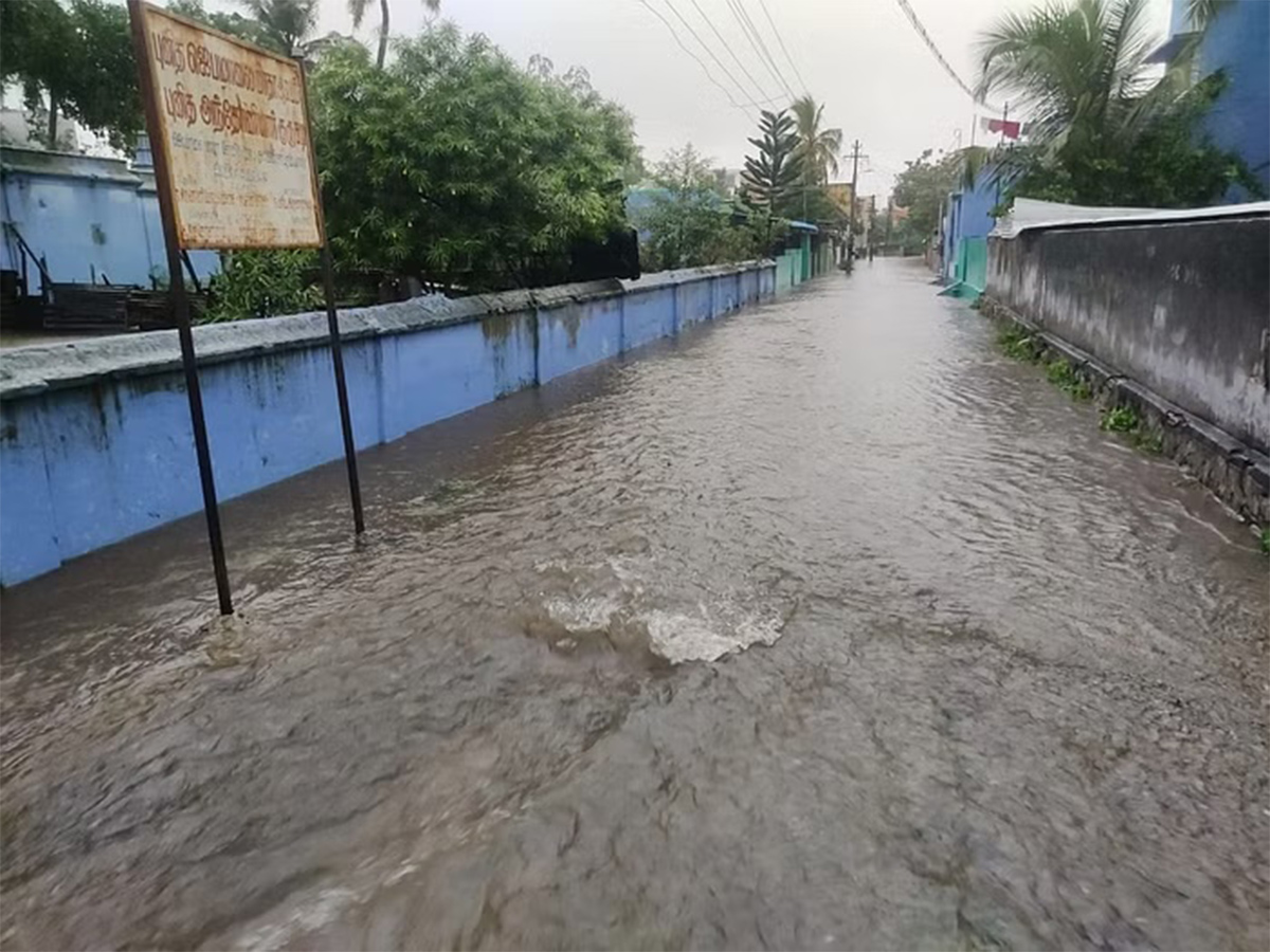 Heavy rains predicted in Tamil Nadu Pics - Sakshi29