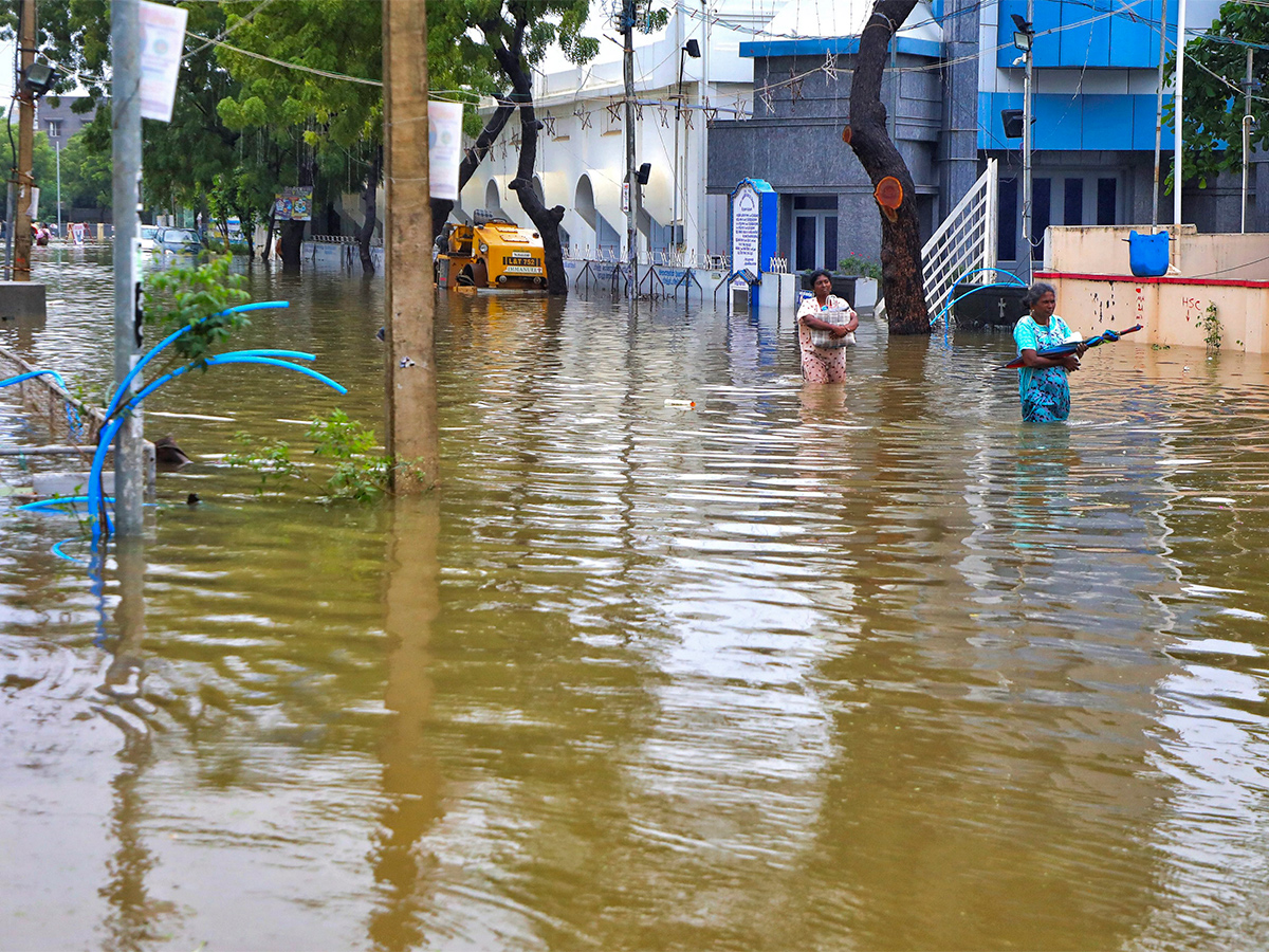 Heavy rains predicted in Tamil Nadu Pics - Sakshi4