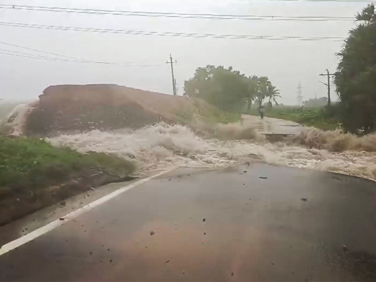 Heavy rains predicted in Tamil Nadu Pics - Sakshi9