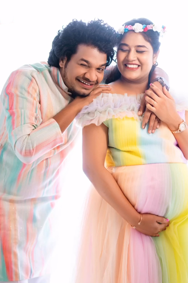 Mukku Avinash Wife Anuja Baby Bump Photos - Sakshi12