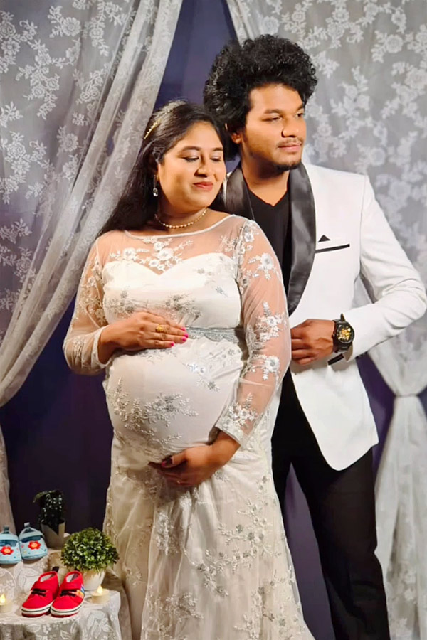 Mukku Avinash Wife Anuja Baby Bump Photos - Sakshi6