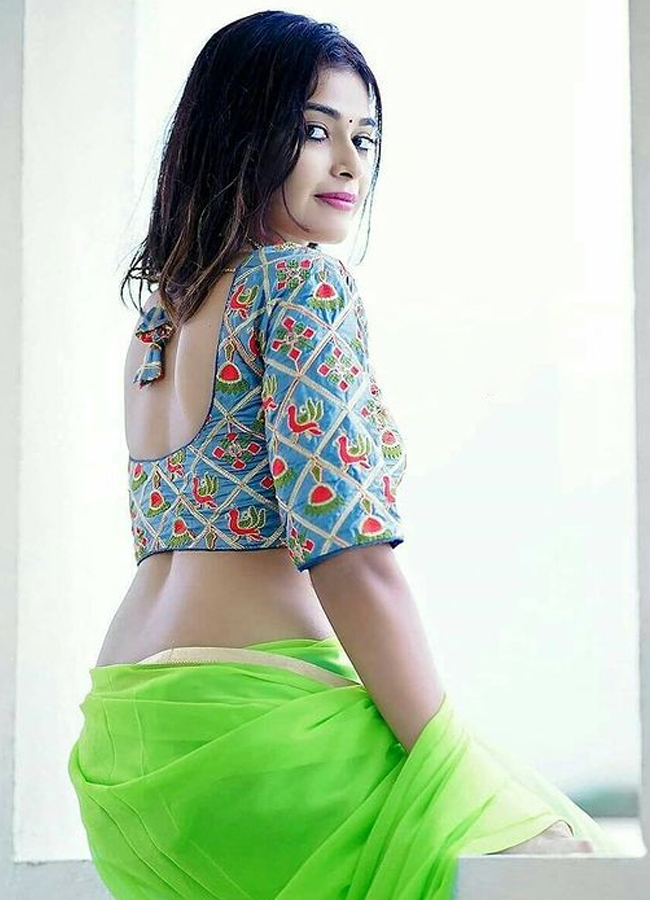 Dharsha Gupta Adorable Saree Glamour Photos - Sakshi6