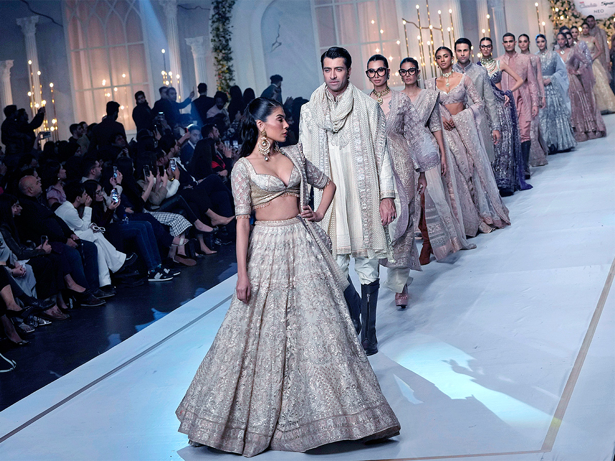 fashion show of Bridal Couture Week in Lahore photos - Sakshi34