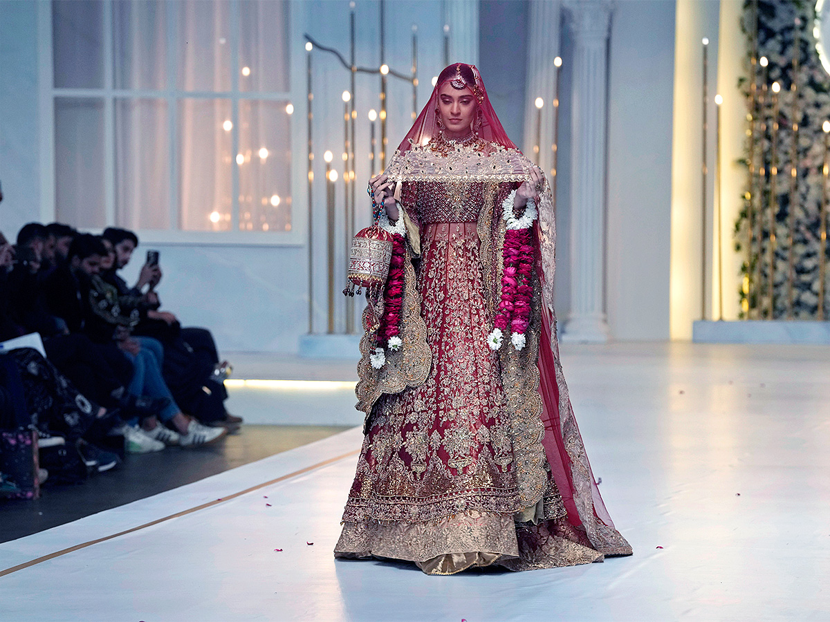 fashion show of Bridal Couture Week in Lahore photos - Sakshi4