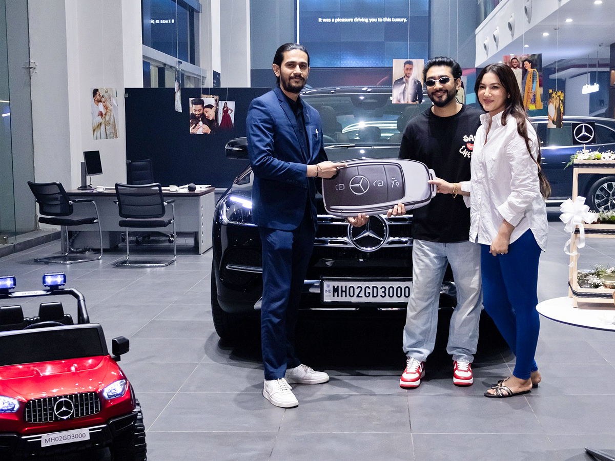 Actress Gauahar Khan buys a brand new Mercedes Benz Photos - Sakshi11