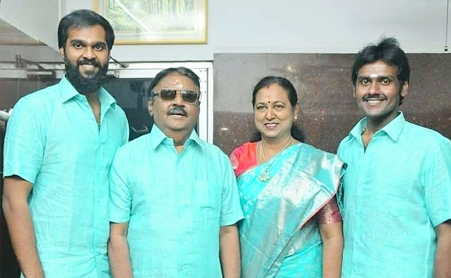 Captain Vijayakanth Family Photos With Wife And Son Photos - Sakshi11