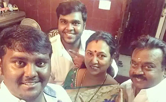 Captain Vijayakanth Family Photos With Wife And Son Photos - Sakshi14