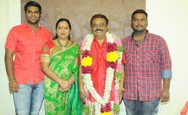 Captain Vijayakanth Family Photos With Wife And Son Photos - Sakshi3