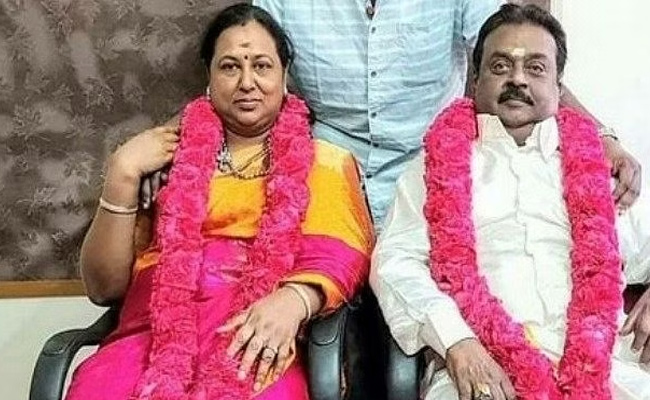 Captain Vijayakanth Family Photos With Wife And Son Photos - Sakshi5