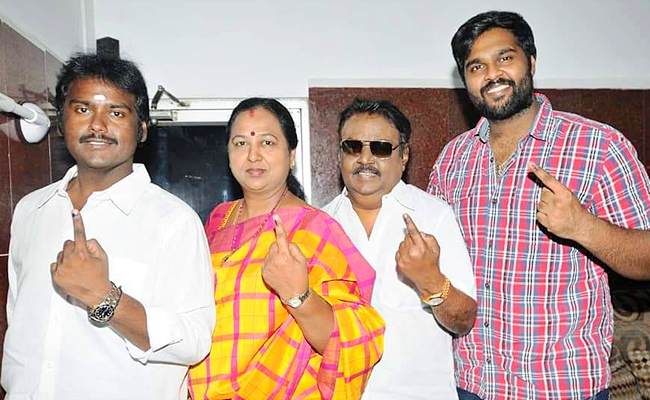 Captain Vijayakanth Family Photos With Wife And Son Photos - Sakshi6