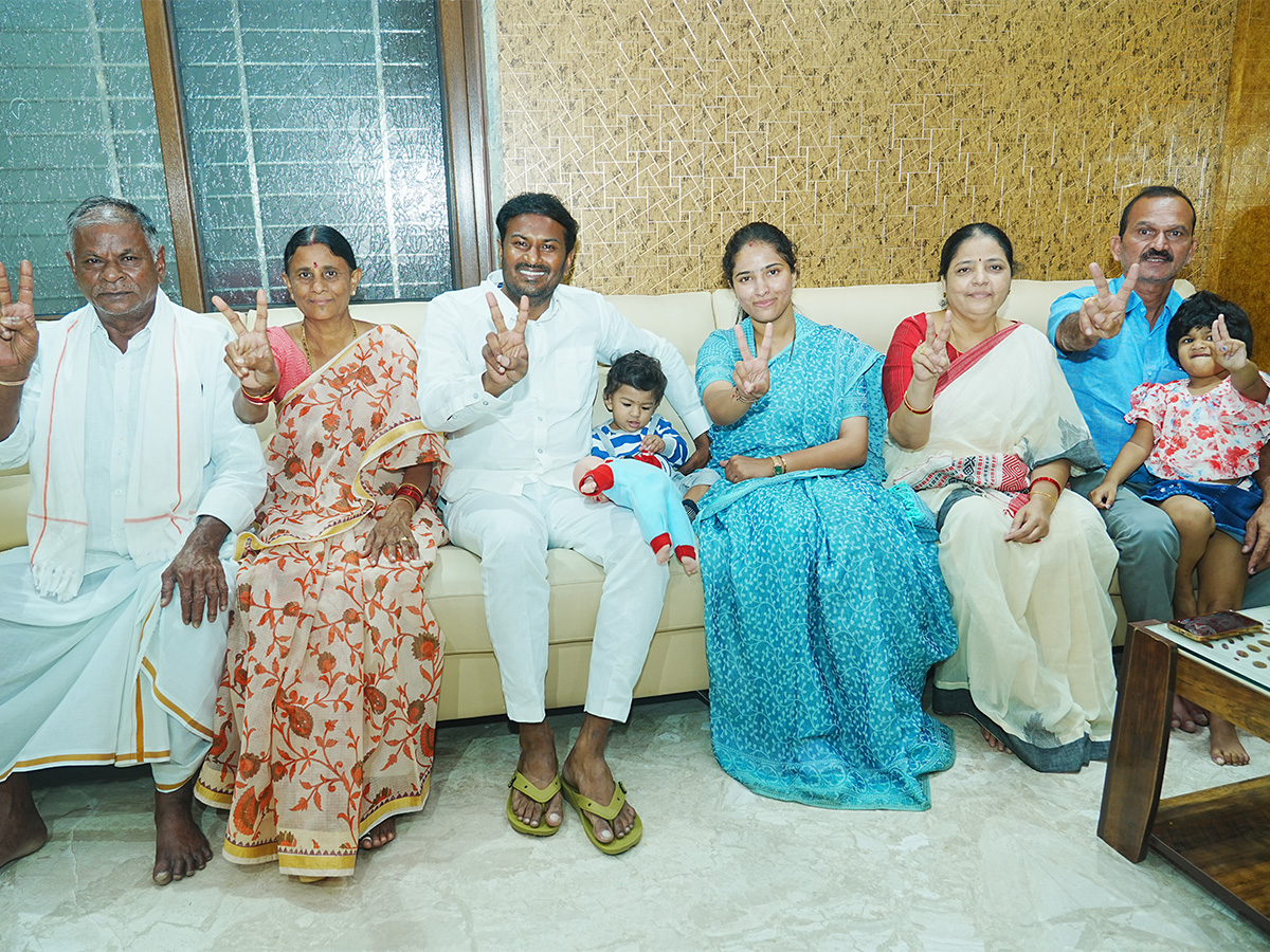 Telangana political leaders photos - Sakshi33