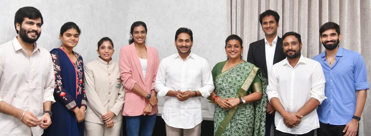 CM YS Jagan Video Conference on Adudham Andhra Program Photos - Sakshi8