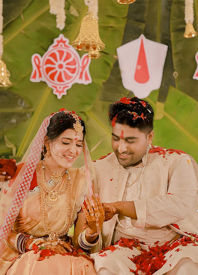 Telugu actress Chitra Shukla Engagement Pics - Sakshi7