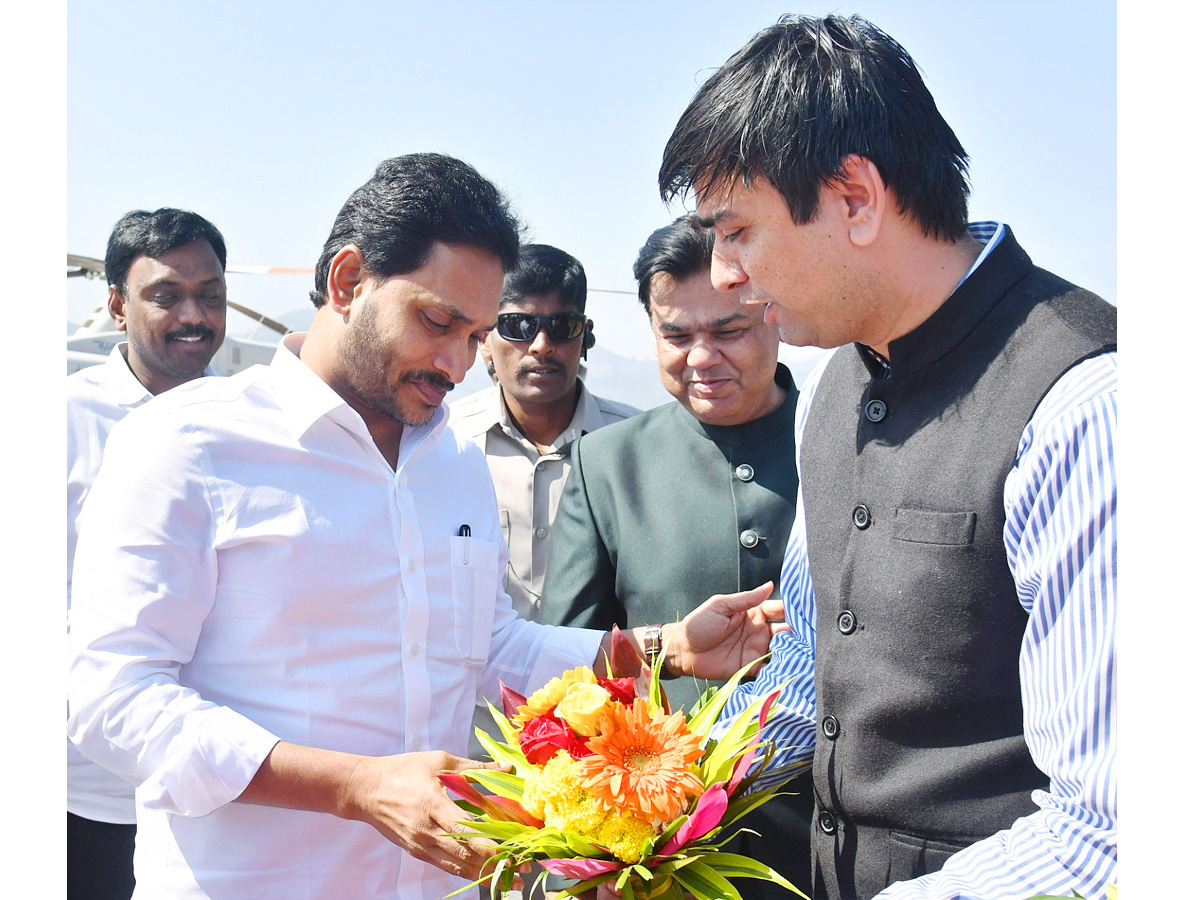 AP CM YS Jagan Distributes Free TABS to 8th class Students Photos - Sakshi41