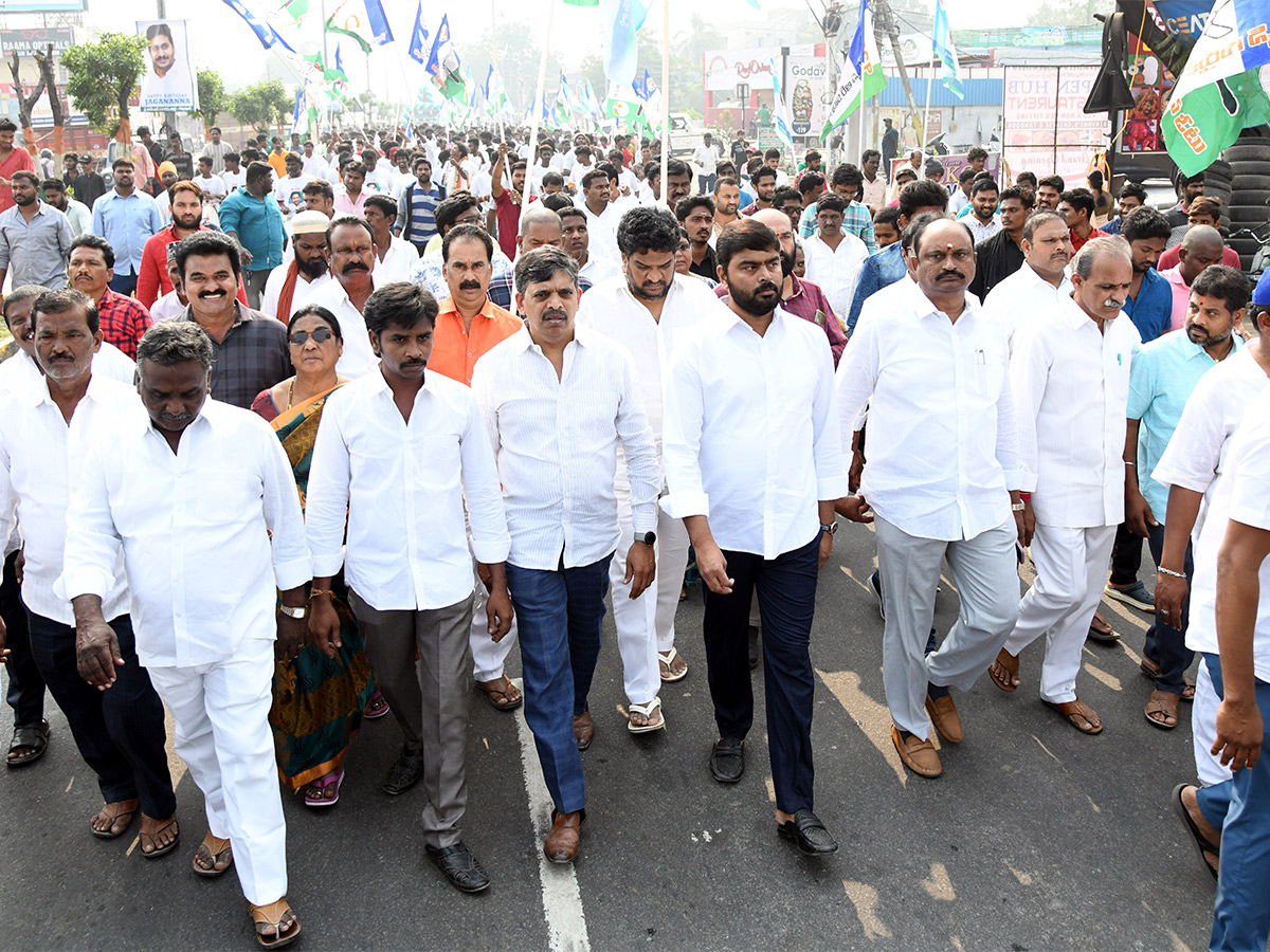 CM Jagan Birthday Celebrations 600 KG Huge Birthday Cake - Sakshi8