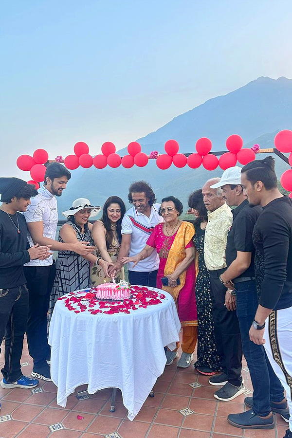 Kannada star hero Upendra wedding anniversary celebration Photos - Sakshi6