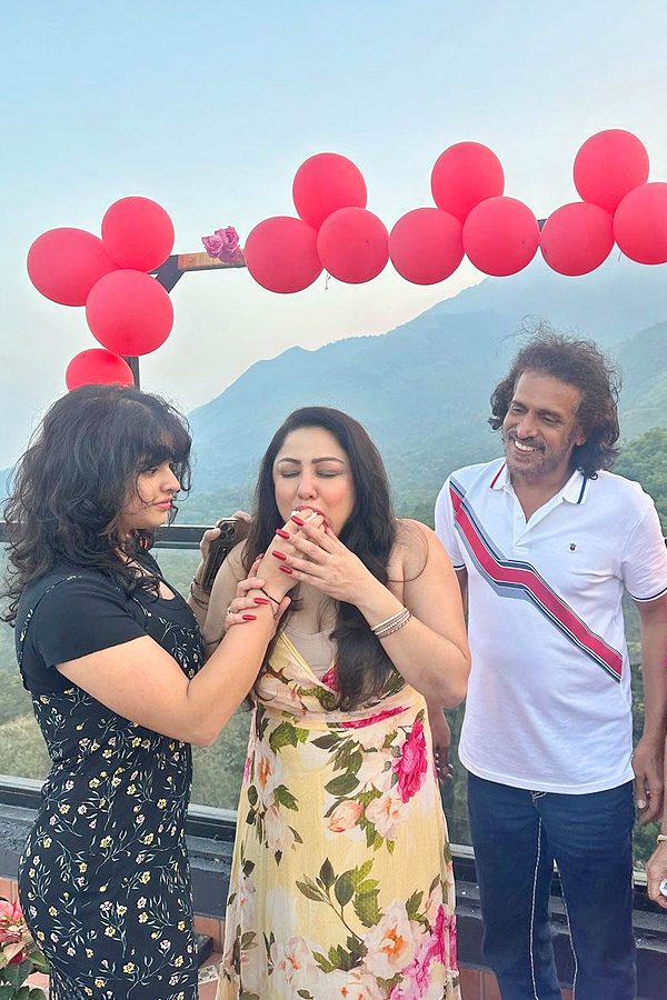 Kannada star hero Upendra wedding anniversary celebration Photos - Sakshi9