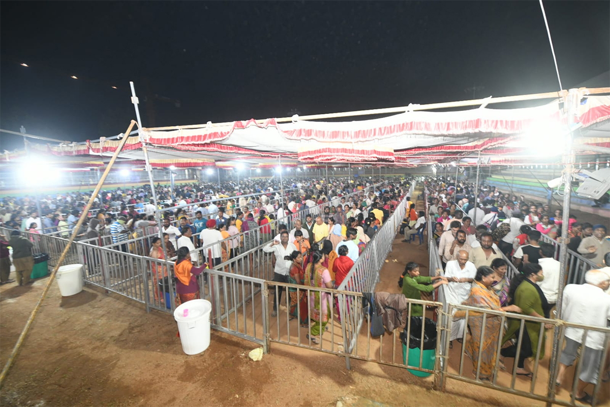 Tickets For Vaikunta Dwara Darshan At Tirumala Photos - Sakshi19