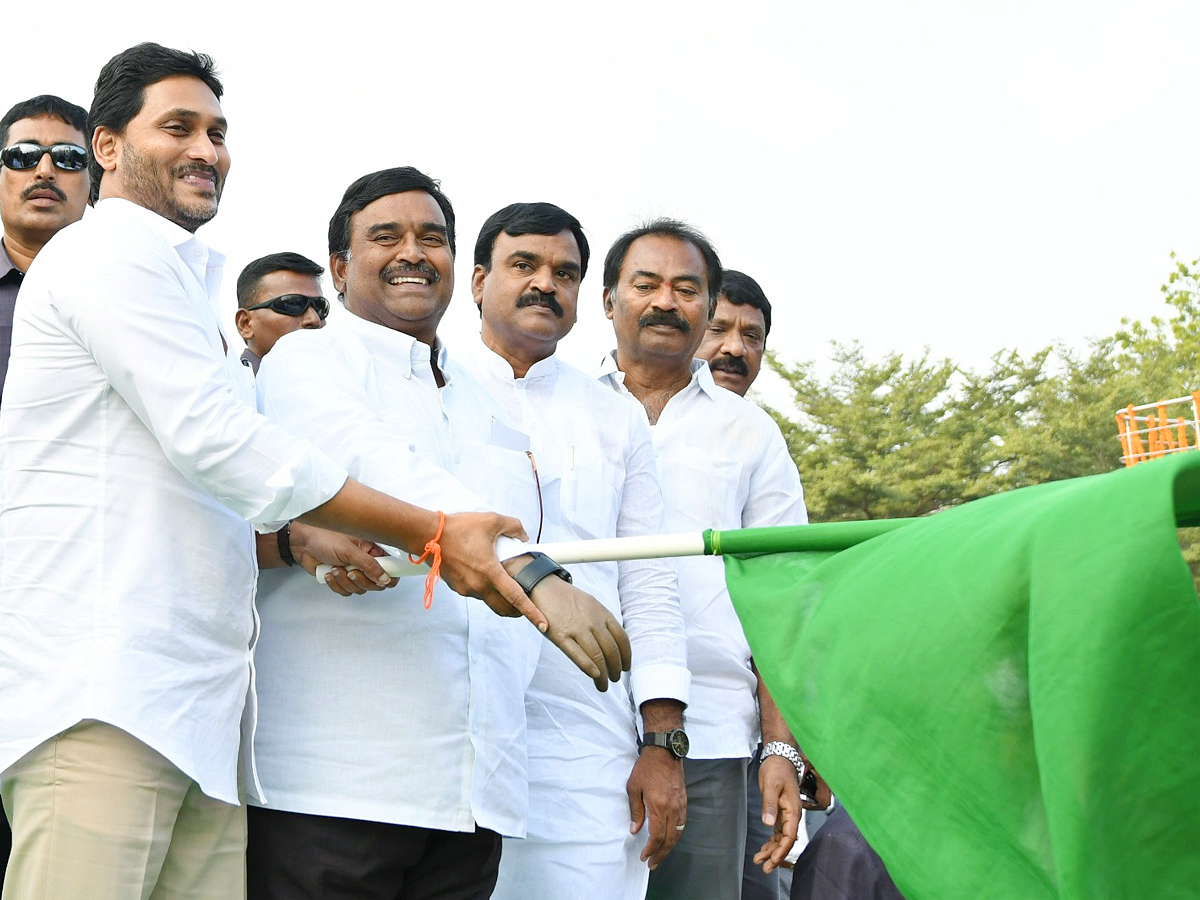 AP CM YS Jagan YSR Kadapa District Tour PHotos - Sakshi34