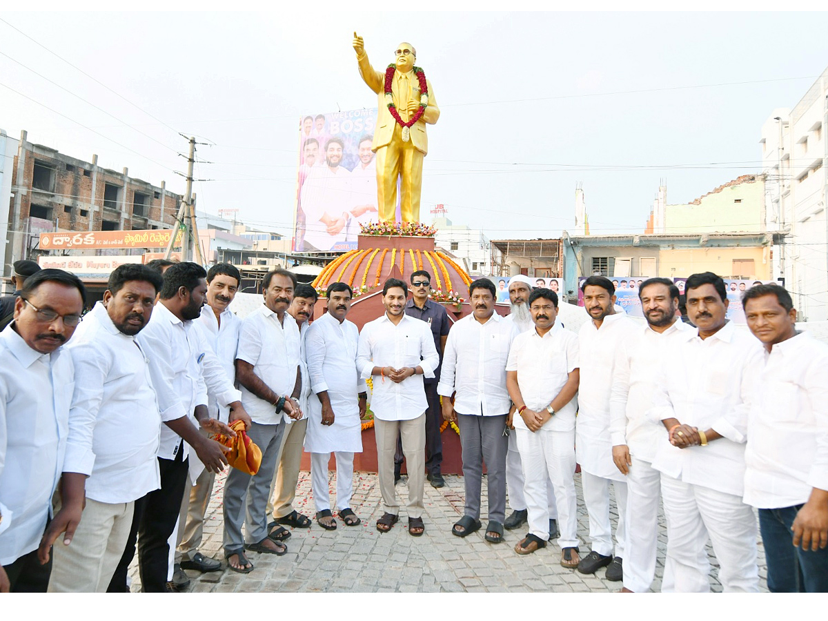 AP CM YS Jagan YSR Kadapa District Tour PHotos - Sakshi39