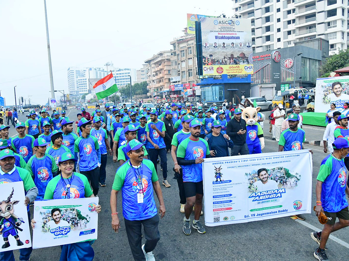 Adudam Andhra marathon run at visakhapatnam - Sakshi14