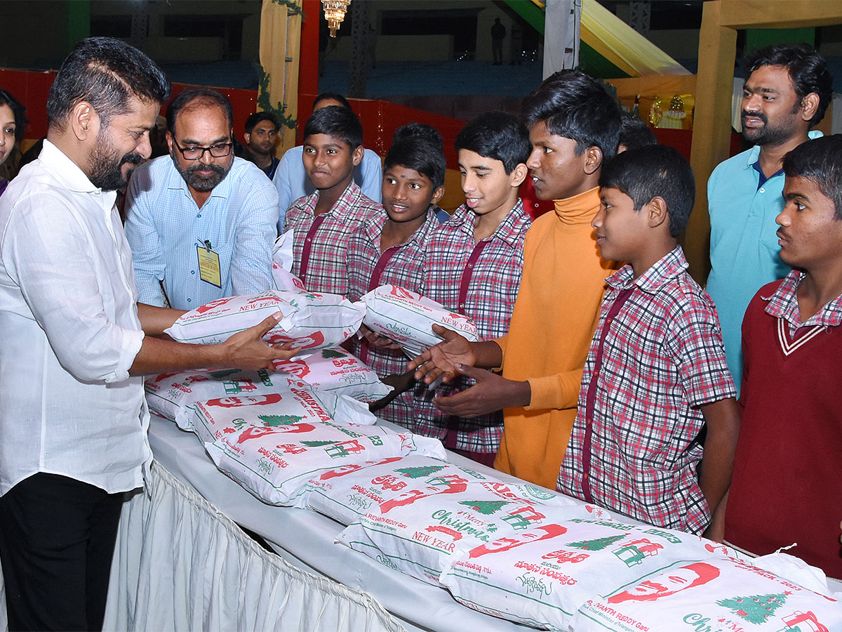 CM Revanth Reddy Christmas Celebrations at LB Stadium - Sakshi15