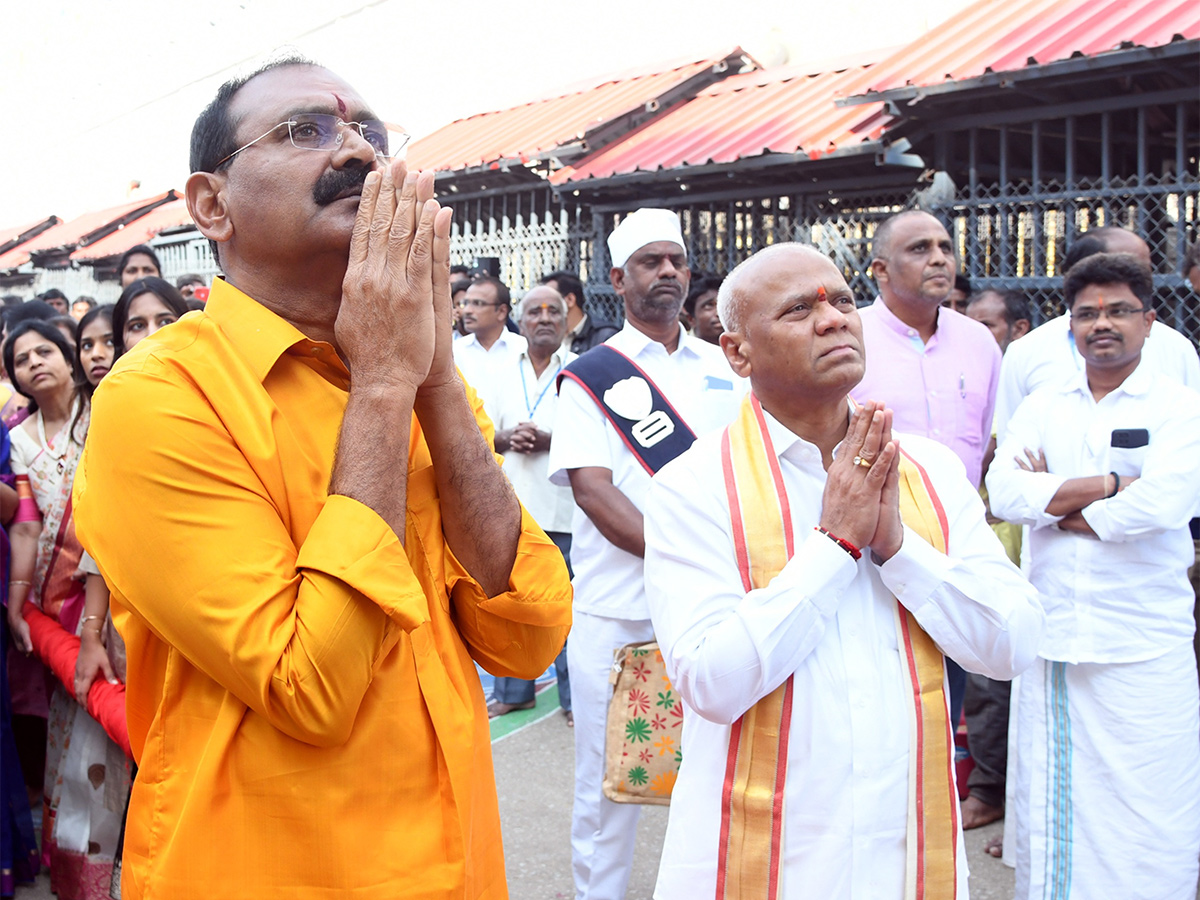 Vaikunta Ekadasi 2023 Date in Tirumala - Sakshi17