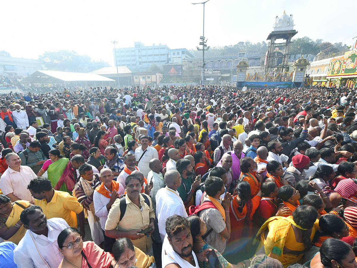 Vaikunta Ekadasi 2023 Date in Tirumala - Sakshi4