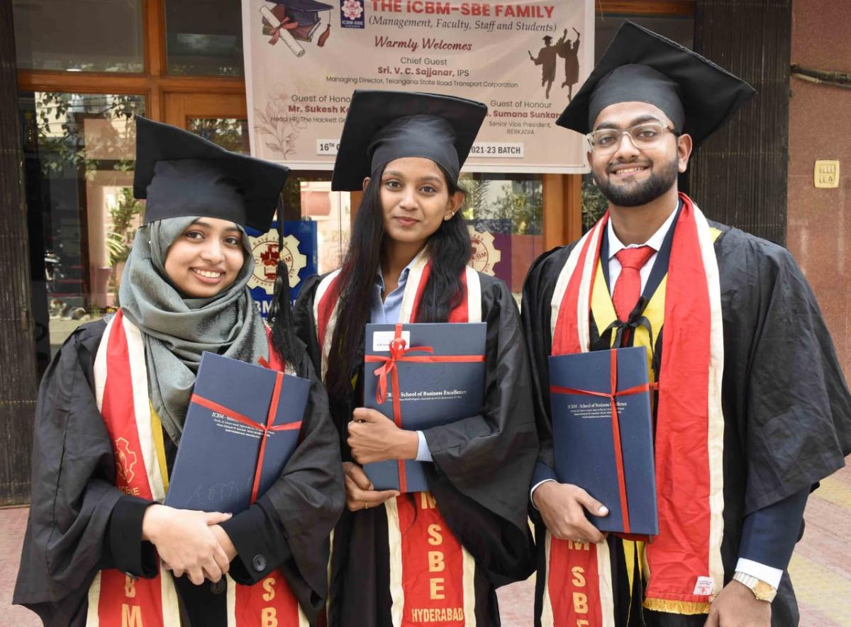 Students Celebrates 16th Convocation Ceremony ICBM School of Business Excellence at Attapur Hyderabad Photos - Sakshi8