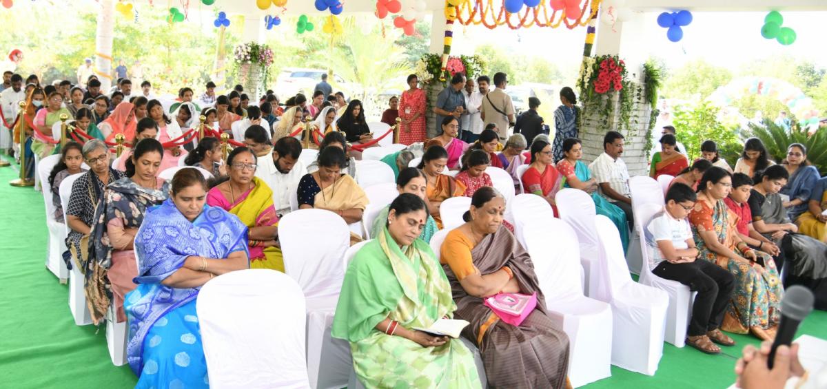 CM YS Jagan Participated in Christmas Prayers at Idupulapaya Prayer Hall Photos - Sakshi11