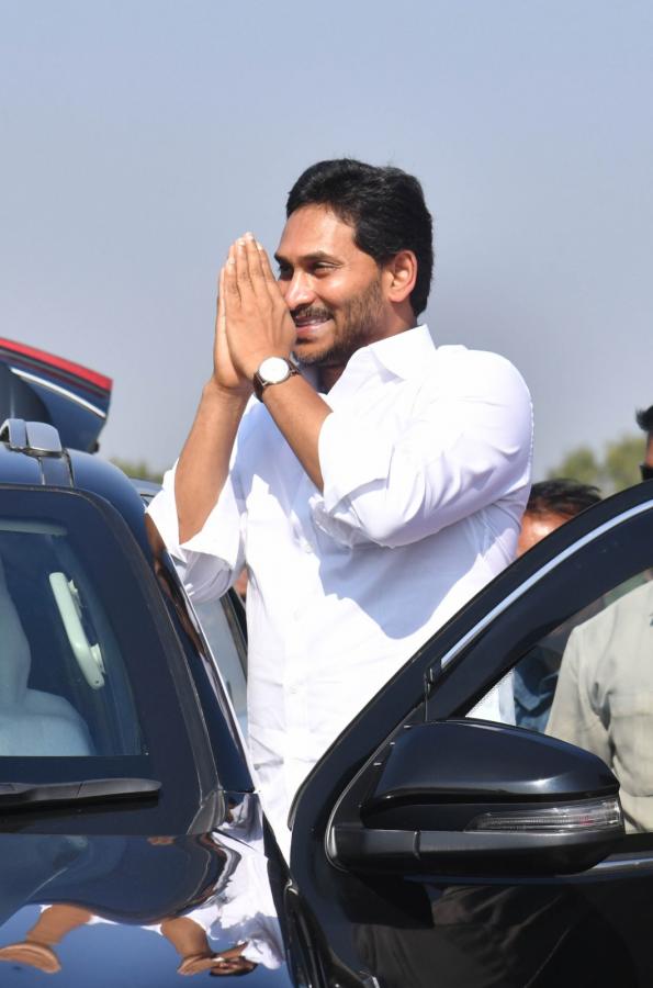 CM YS Jagan In YSR District Simhadripuram Photos - Sakshi5