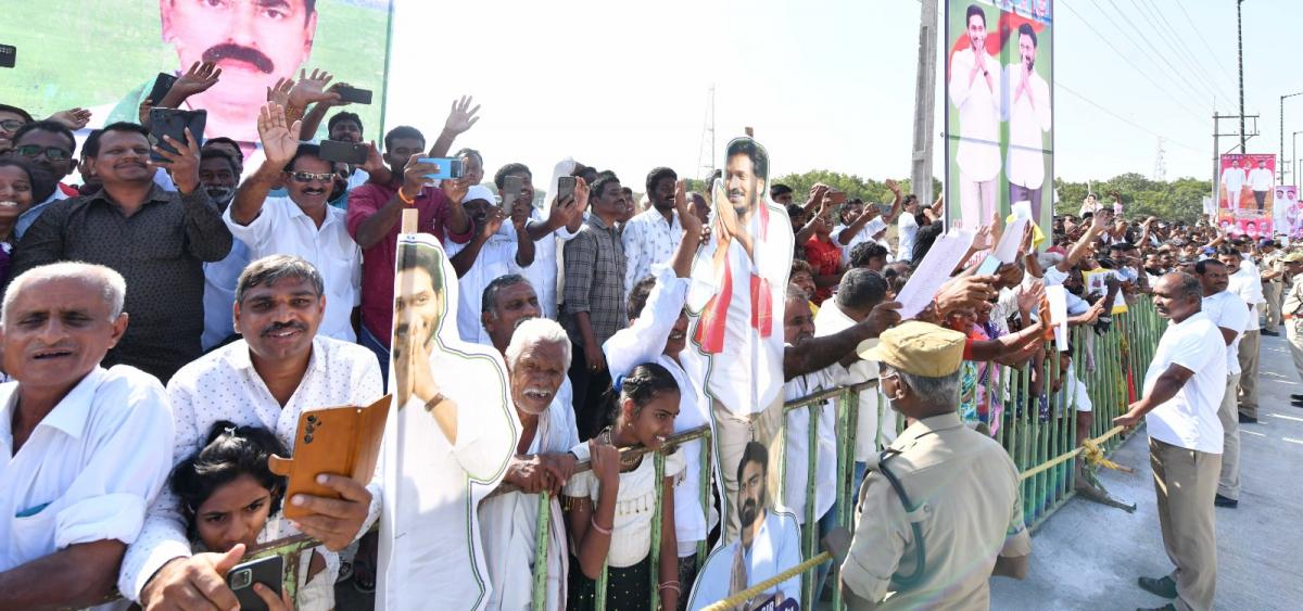 CM YS Jagan In YSR District Simhadripuram Photos - Sakshi6