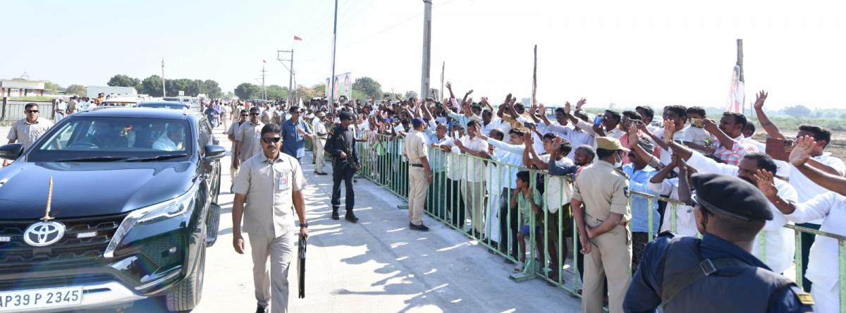 CM YS Jagan In YSR District Simhadripuram Photos - Sakshi9