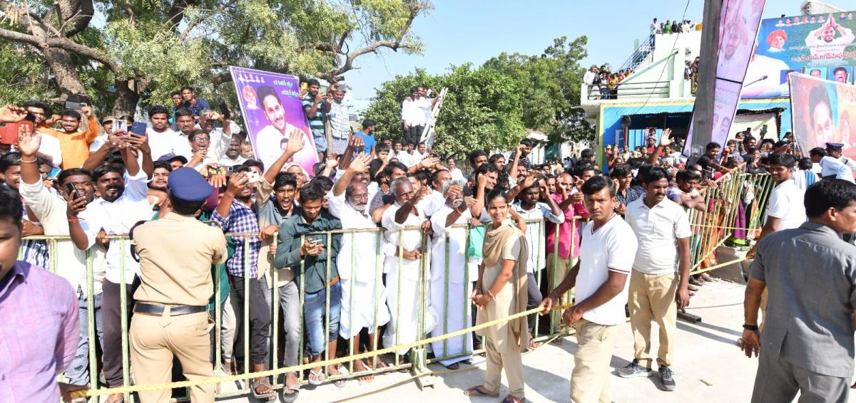 CM YS Jagan In YSR District Simhadripuram Photos - Sakshi19